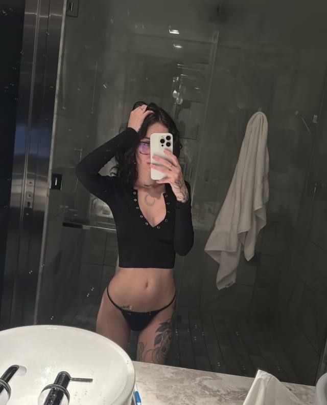 DOWN TO FUCK 🍑💦 - Image 3